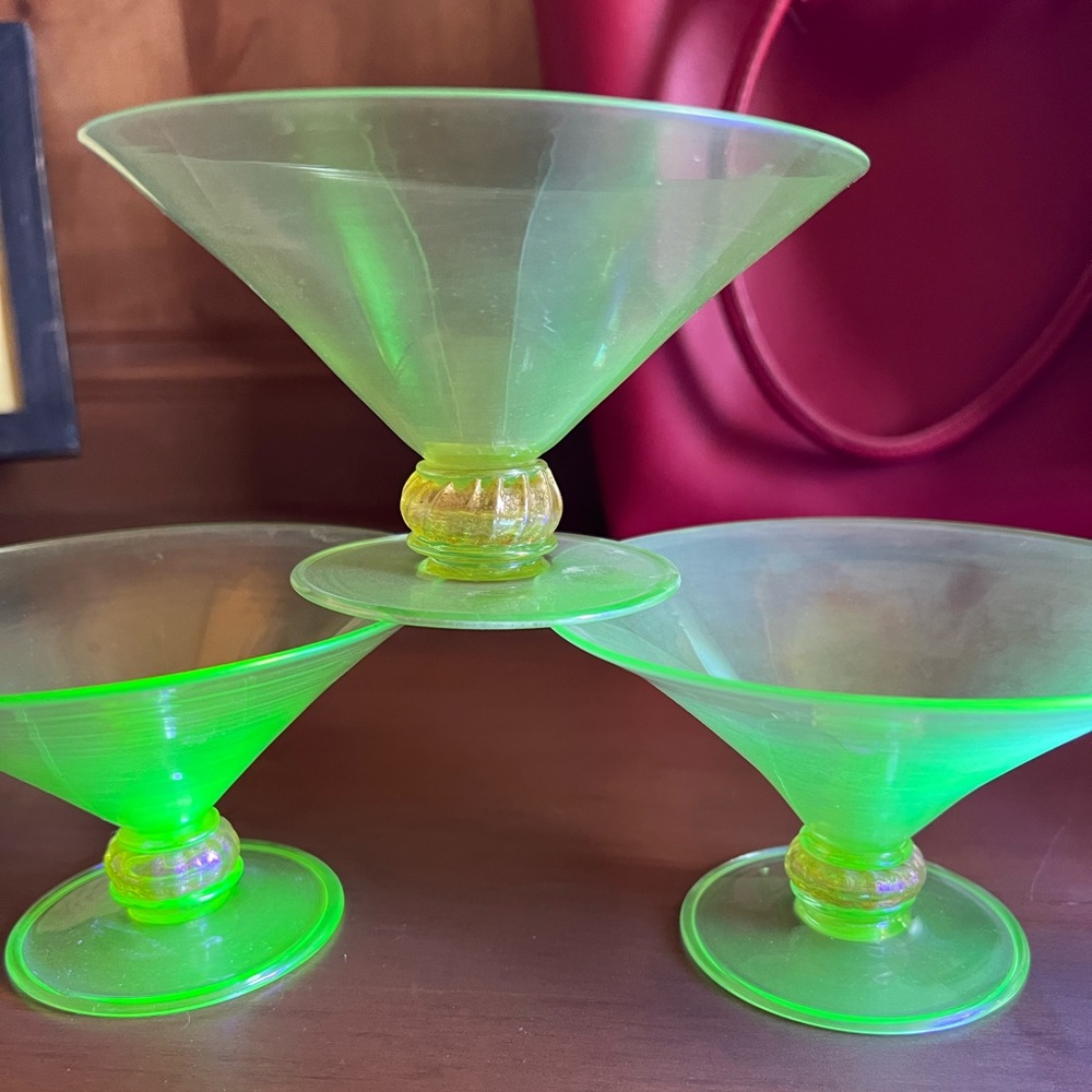 Very Rare Vintage handblown uranium cocktail glasses